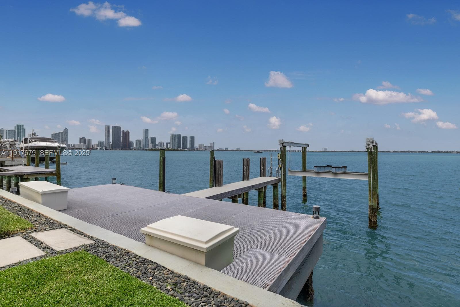 1379 N Venetian Way, Miami FL 33139 — 54