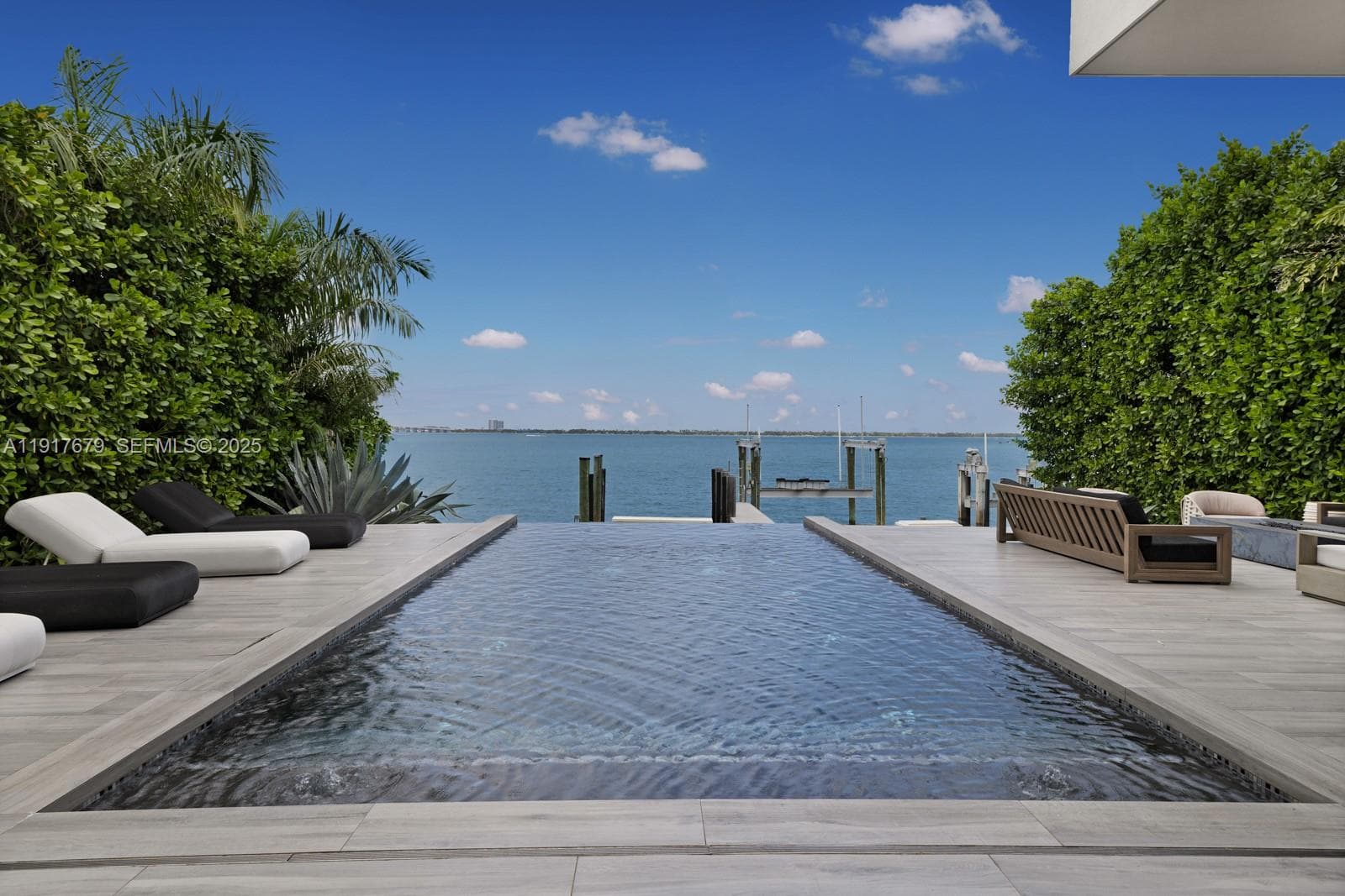 1379 N Venetian Way, Miami FL 33139 — 50