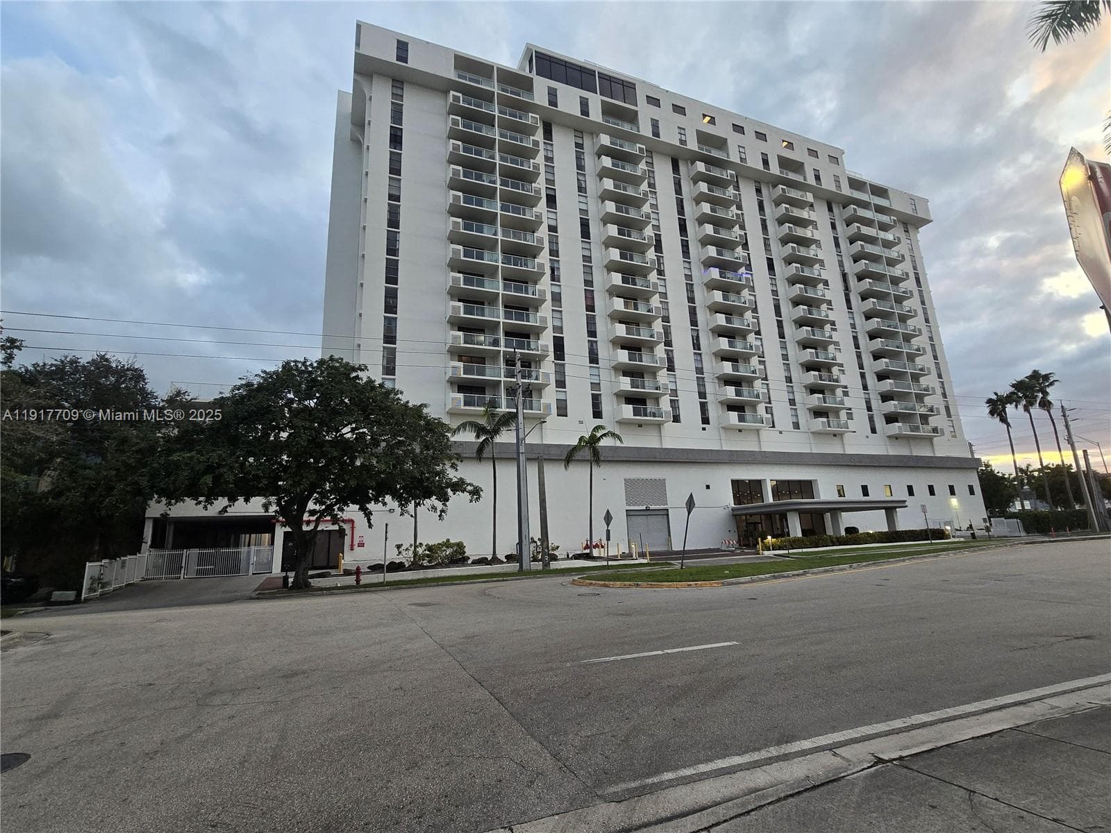 13499 Biscayne Blvd, North Miami FL 33181 — 17