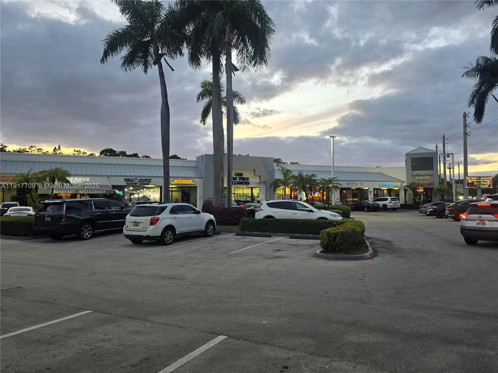 13499 Biscayne Blvd, North Miami FL 33181 — 24