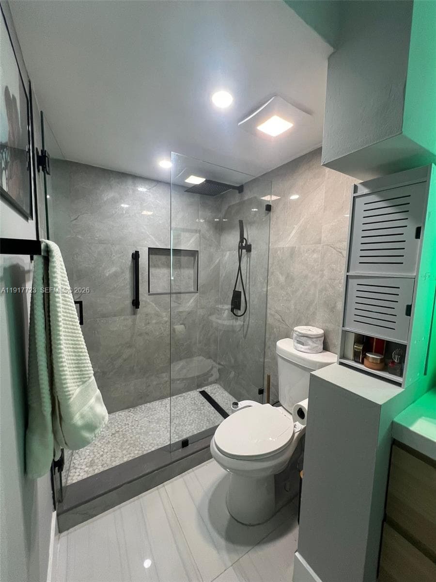17878 N Bay Rd # 507, Sunny Isles Beach FL 33160 — 32