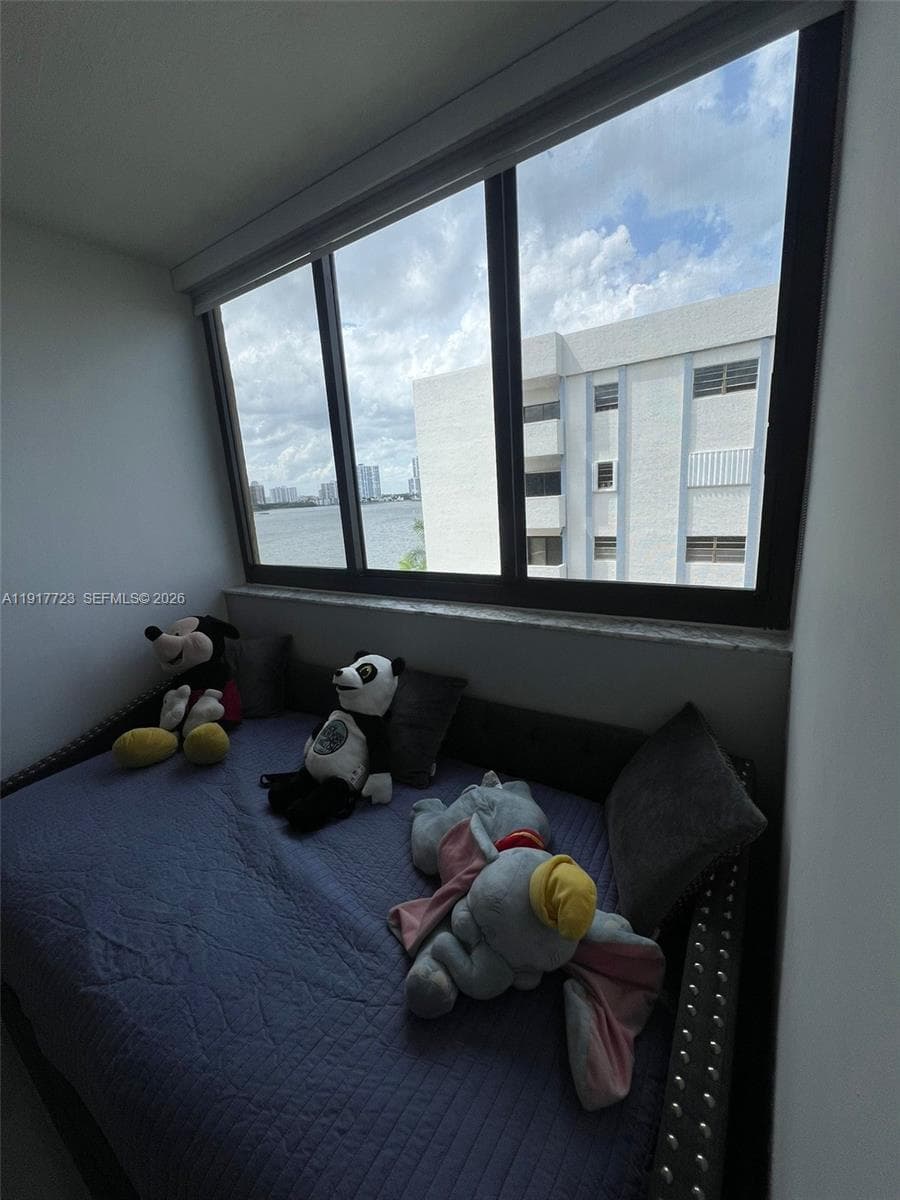 17878 N Bay Rd # 507, Sunny Isles Beach FL 33160 — 28