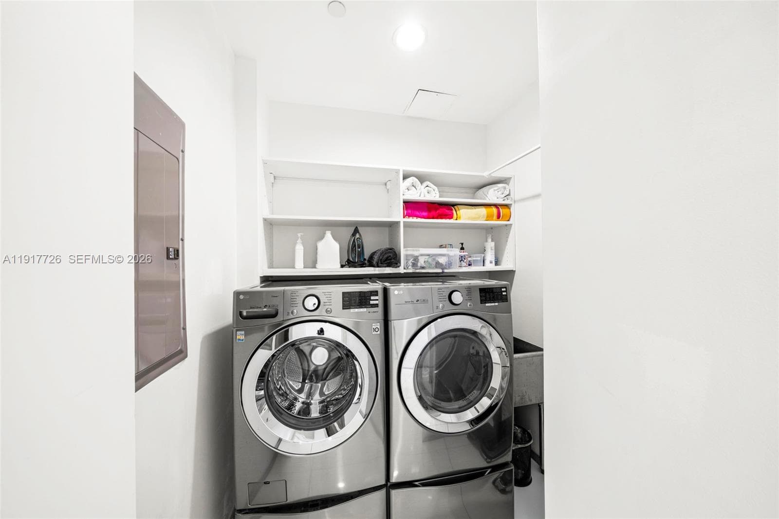 201 Aqua Ave # 801, Miami Beach FL 33141 — 33