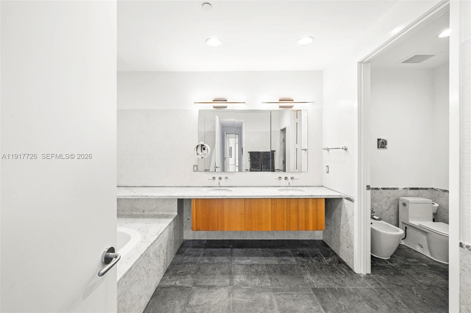 201 Aqua Ave # 801, Miami Beach FL 33141 — 25
