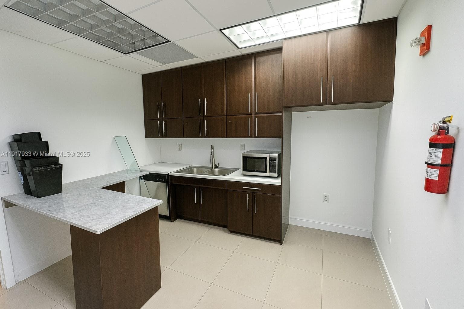 1000 5th St # 304, Miami Beach FL 33139 — 24
