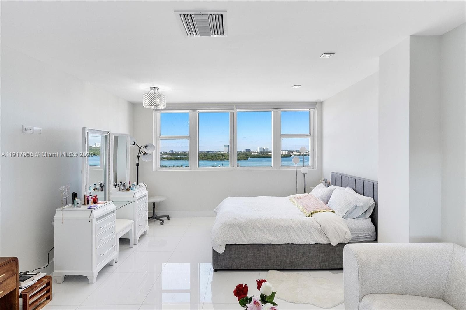 10275 Collins Ave # 1523, Bal Harbour FL 33154 — 17