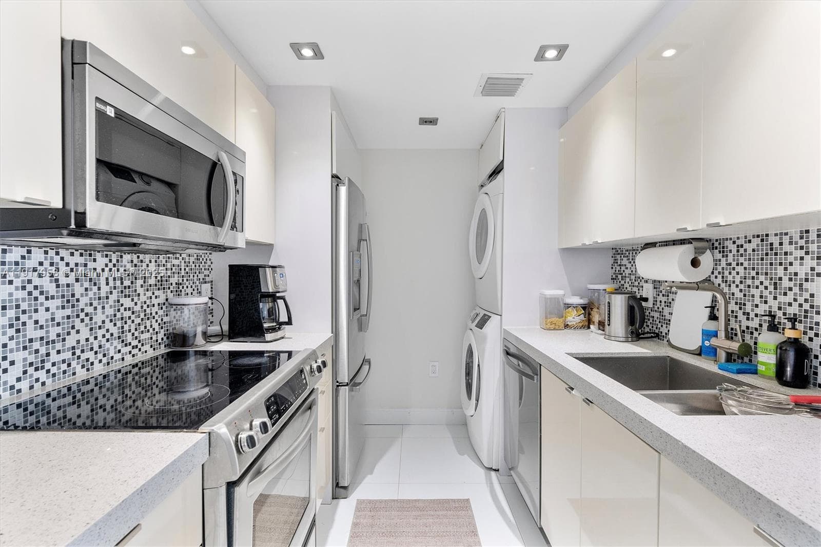 10275 Collins Ave # 1523, Bal Harbour FL 33154 — 10