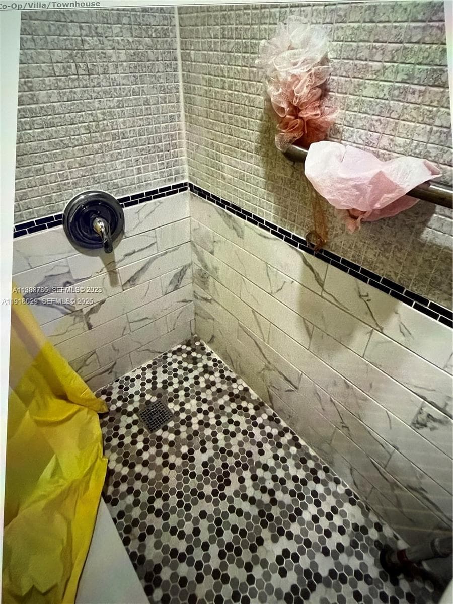 Imperial Terraces Condo, Hialeah, FL — 14