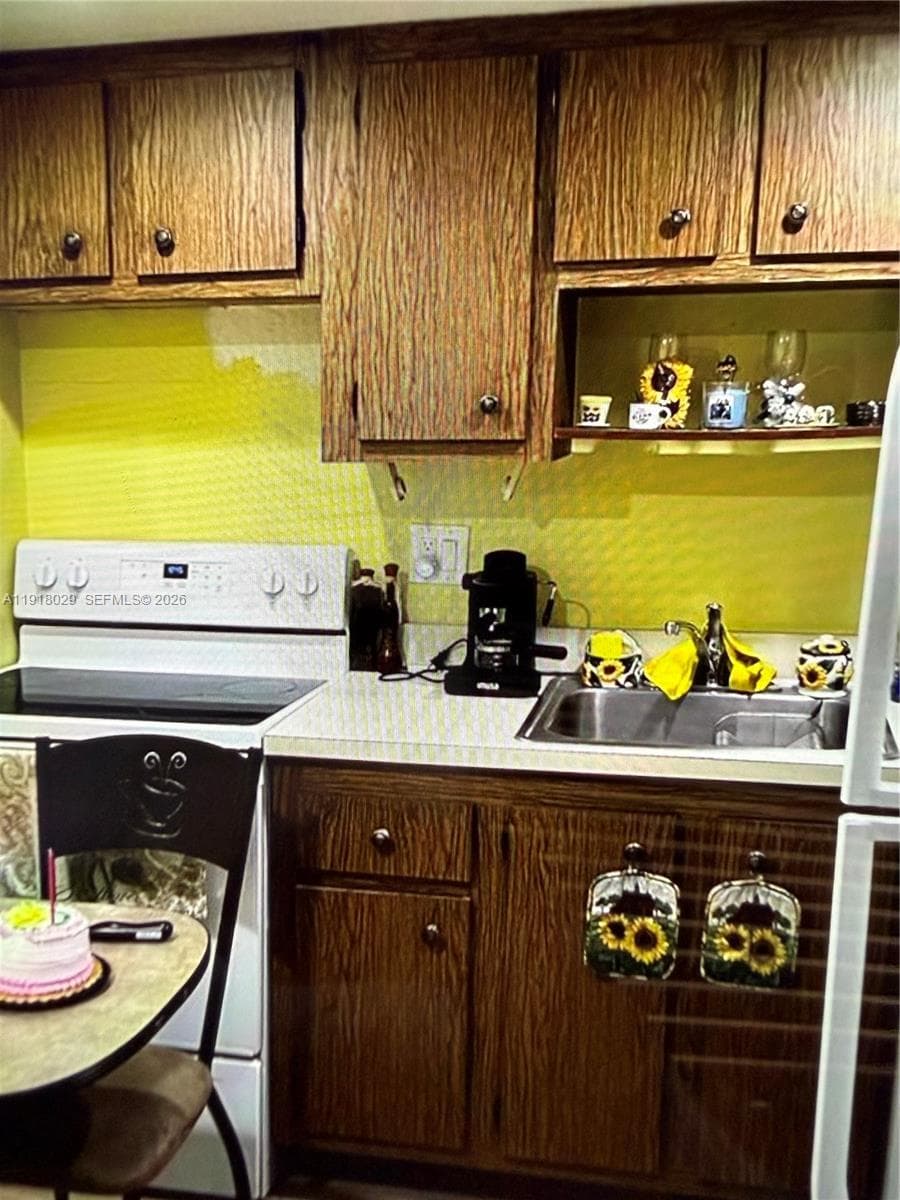 Imperial Terraces Condo, Hialeah, FL — 11