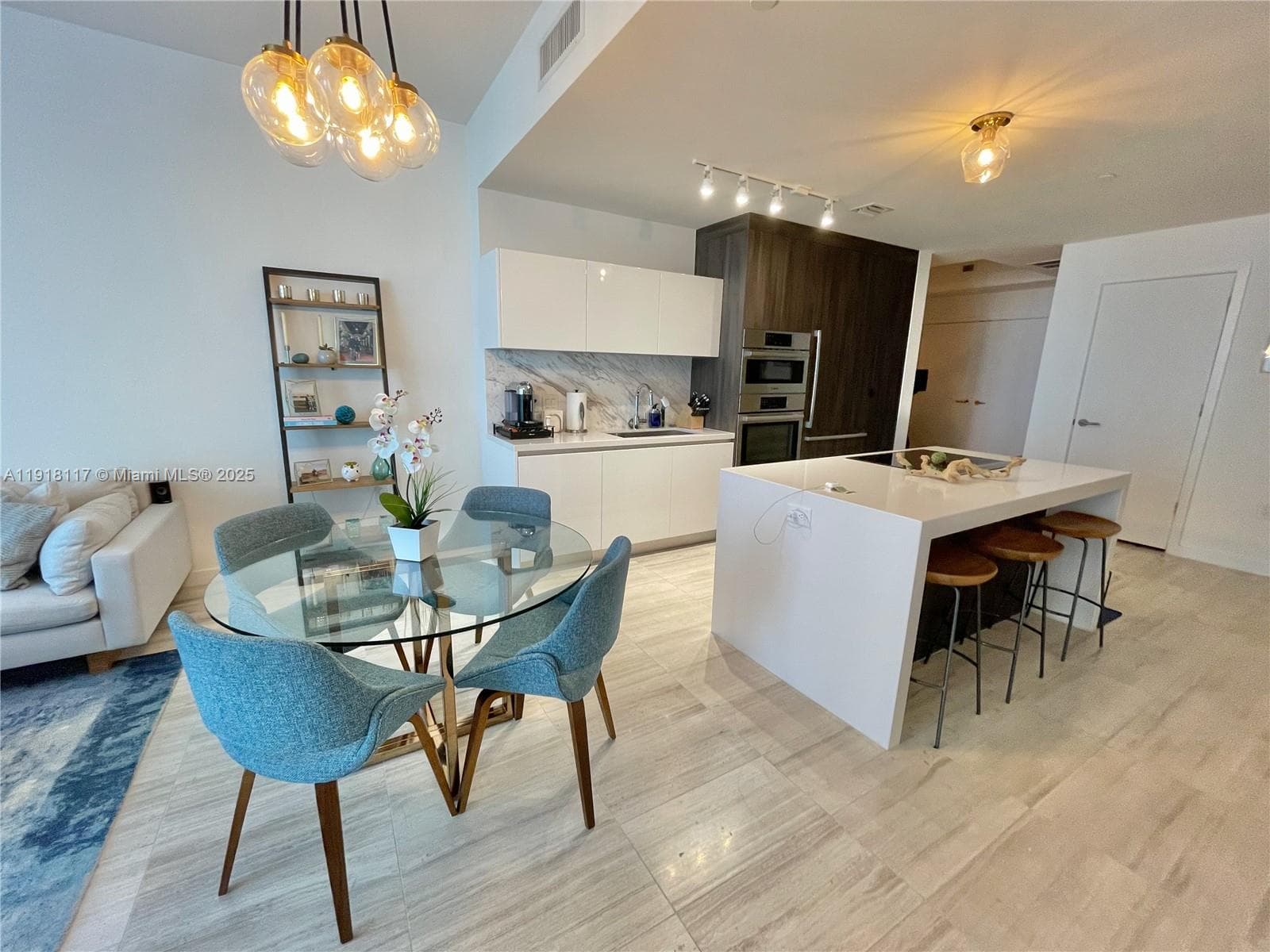 851 NE 1st Ave # 2605, Miami FL 33132 — 2