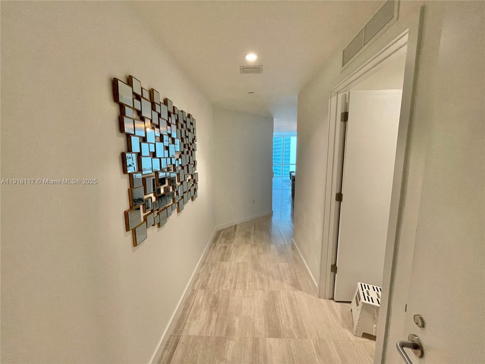 851 NE 1st Ave # 2605, Miami FL 33132 — 46