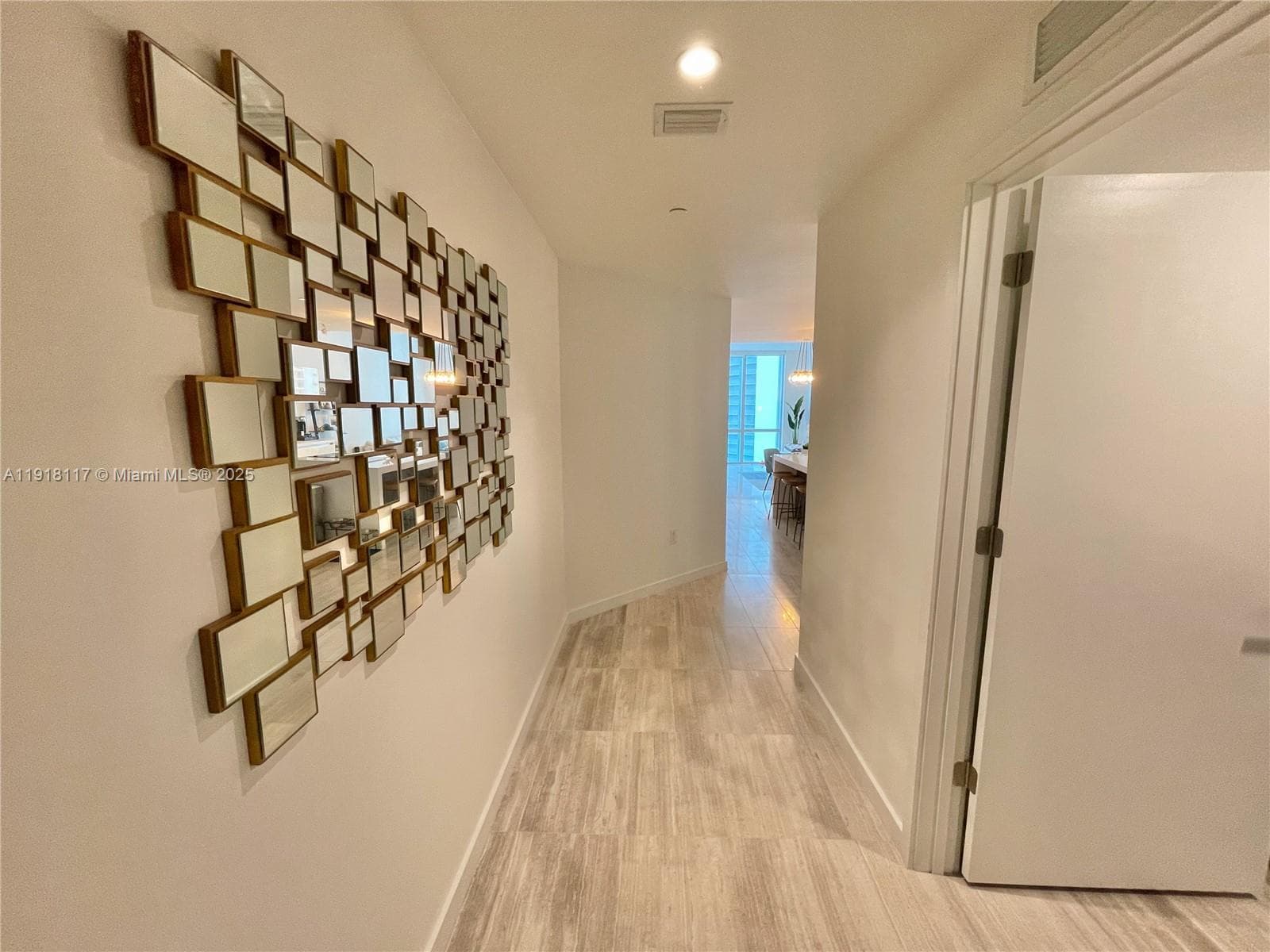 851 NE 1st Ave # 2605, Miami FL 33132 — 43