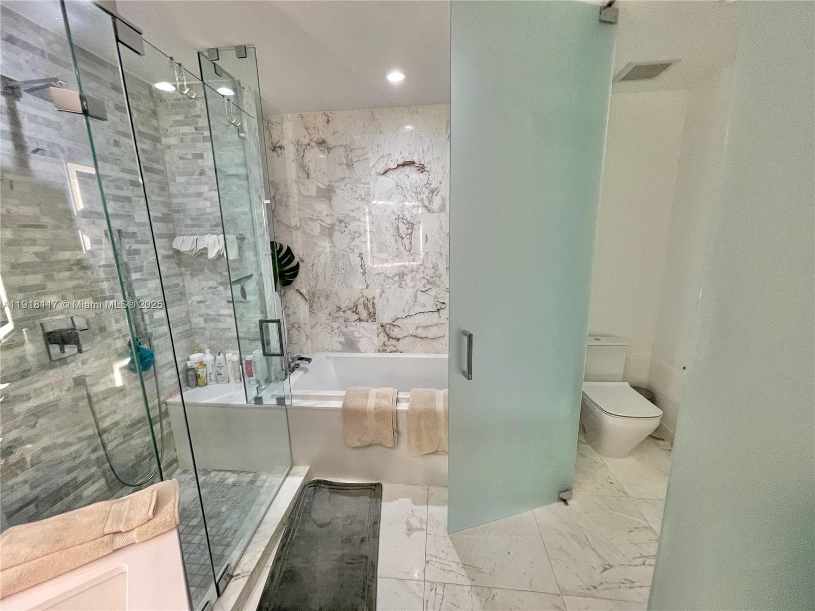 851 NE 1st Ave # 2605, Miami FL 33132 — 12