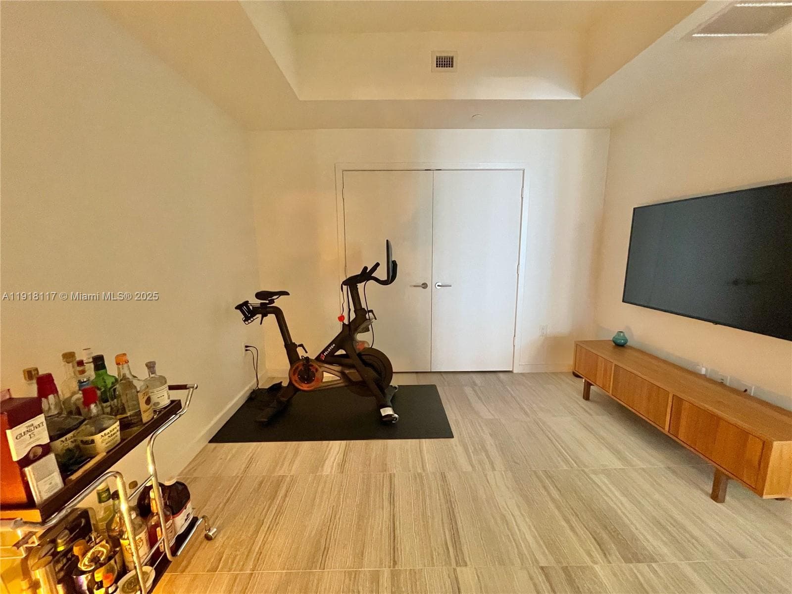 851 NE 1st Ave # 2605, Miami FL 33132 — 36