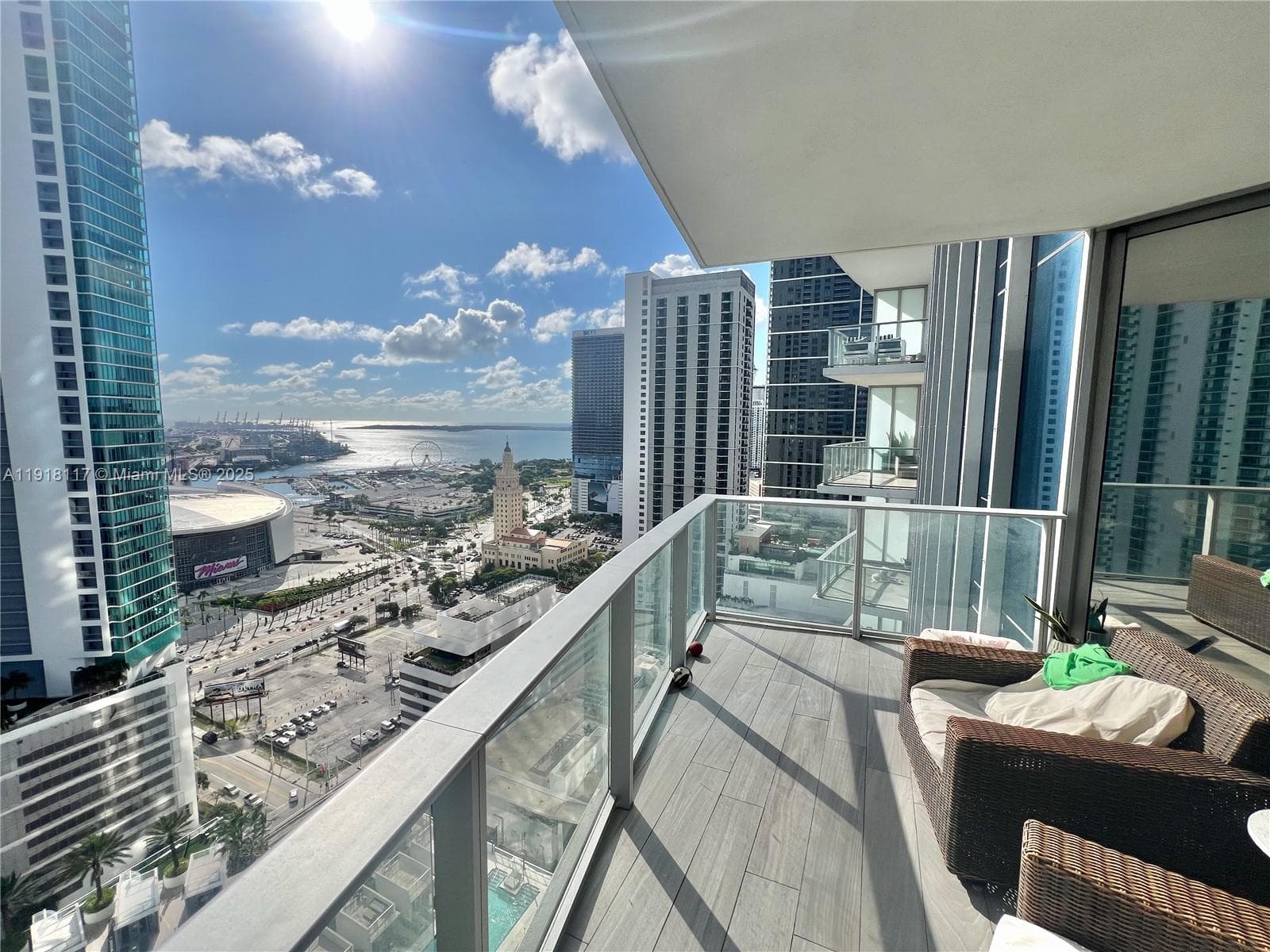 851 NE 1st Ave # 2605, Miami FL 33132 — 1