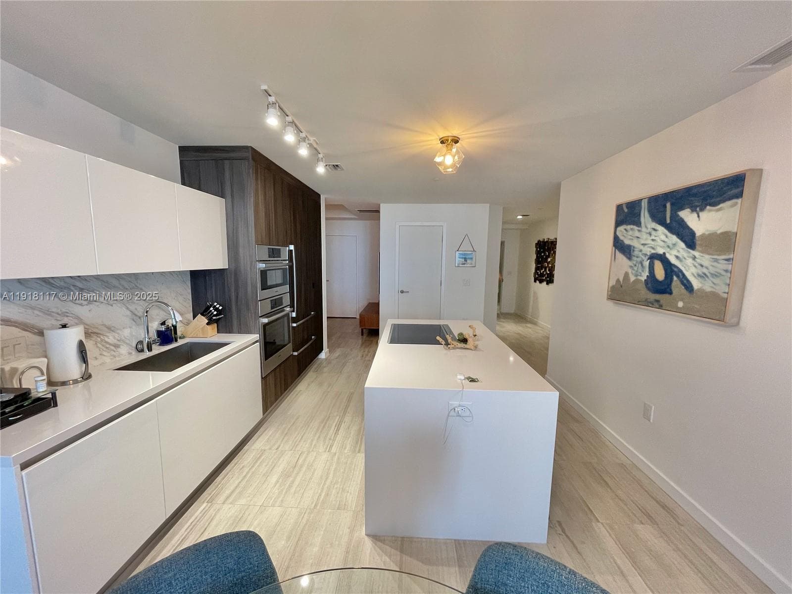 851 NE 1st Ave # 2605, Miami FL 33132 — 28