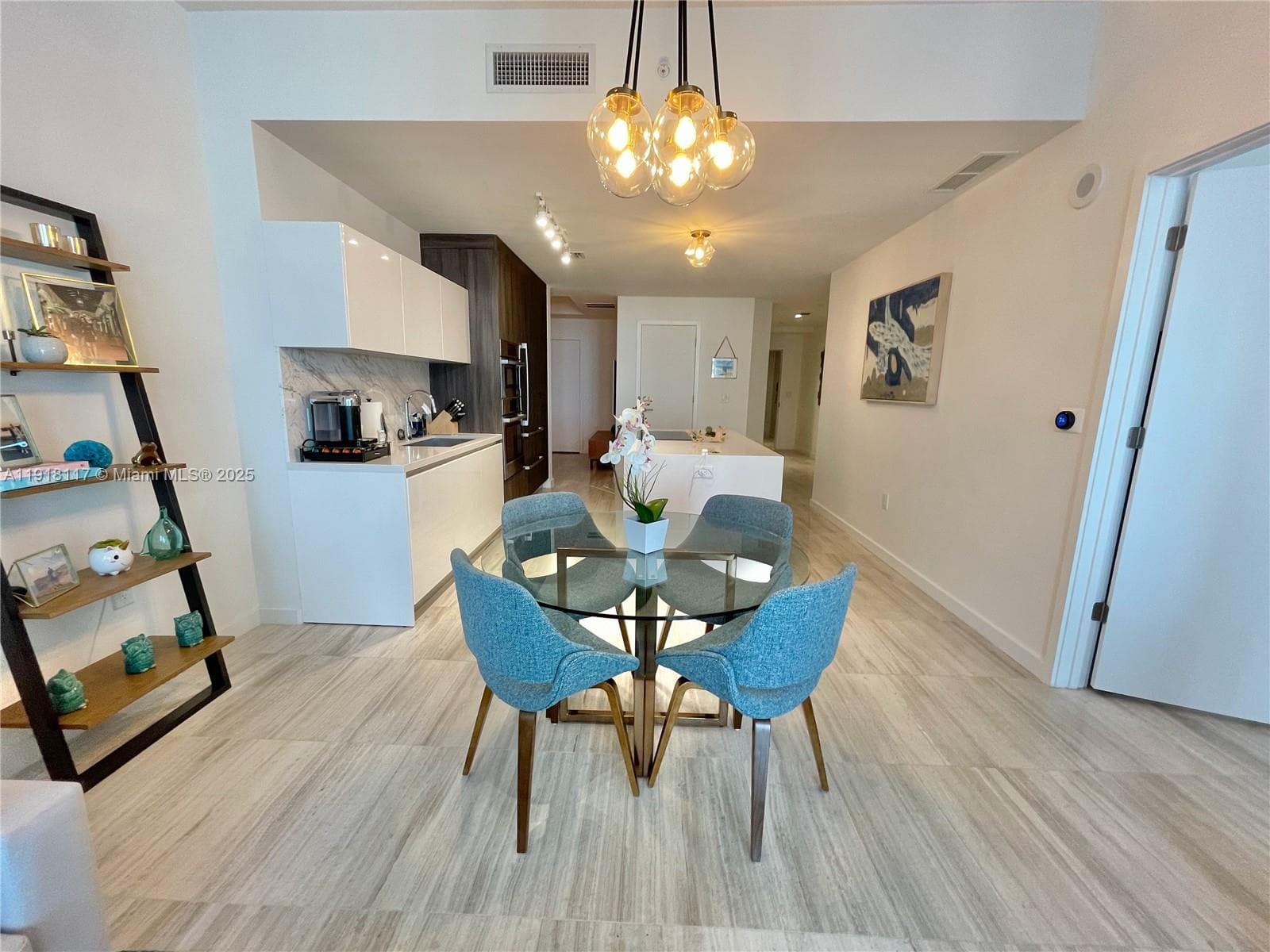 851 NE 1st Ave # 2605, Miami FL 33132 — 20