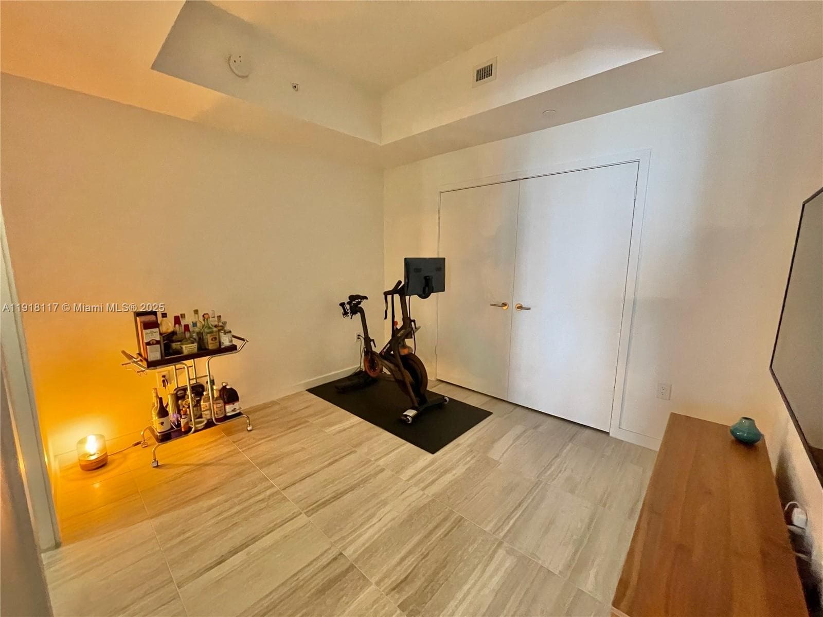 851 NE 1st Ave # 2605, Miami FL 33132 — 38