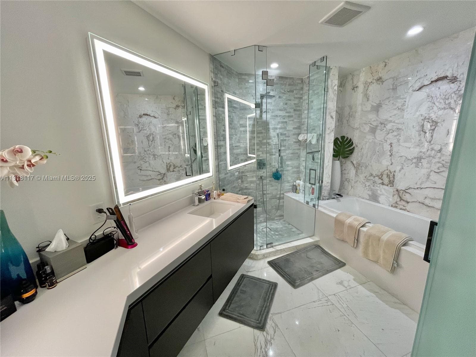 851 NE 1st Ave # 2605, Miami FL 33132 — 10