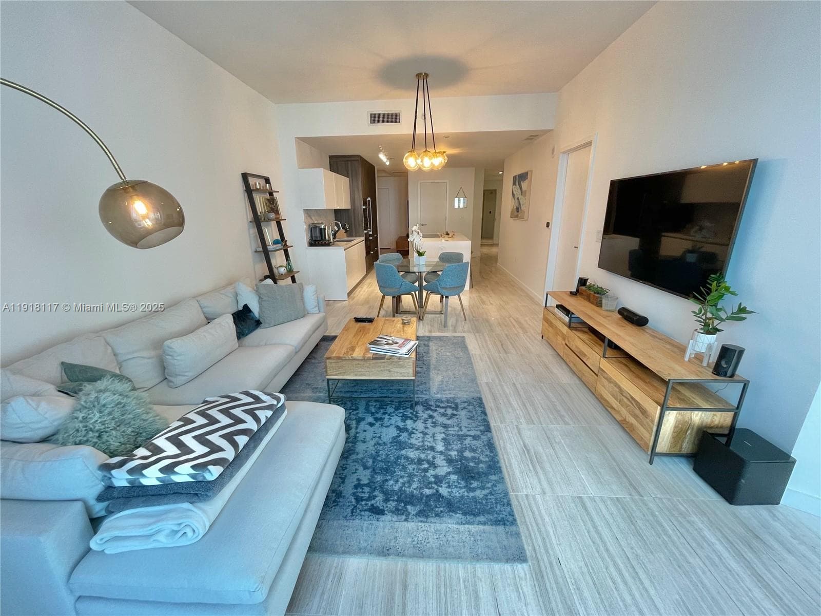 851 NE 1st Ave # 2605, Miami FL 33132 — 8