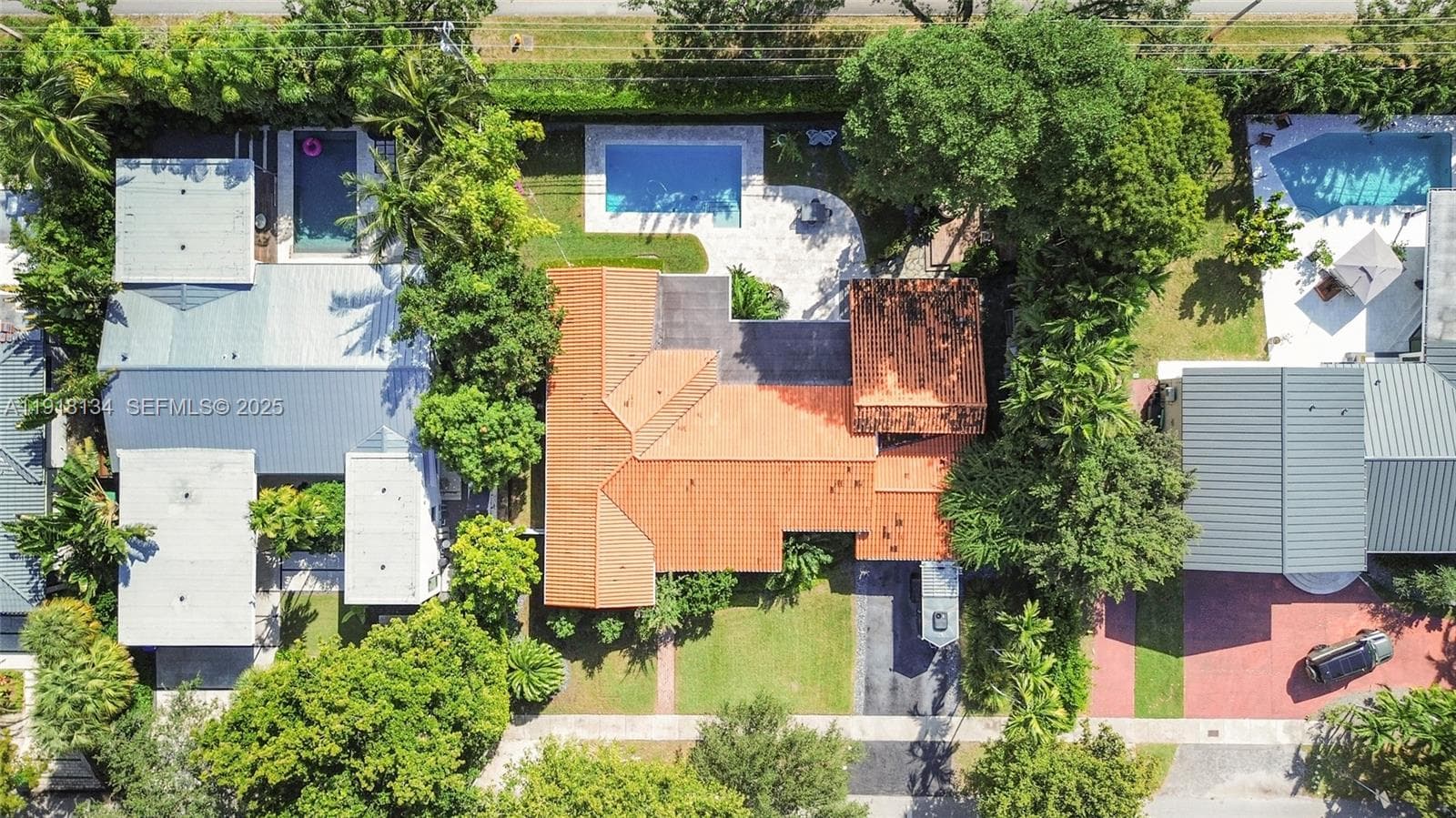 259 E Shore Dr, Miami FL 33133 — 43