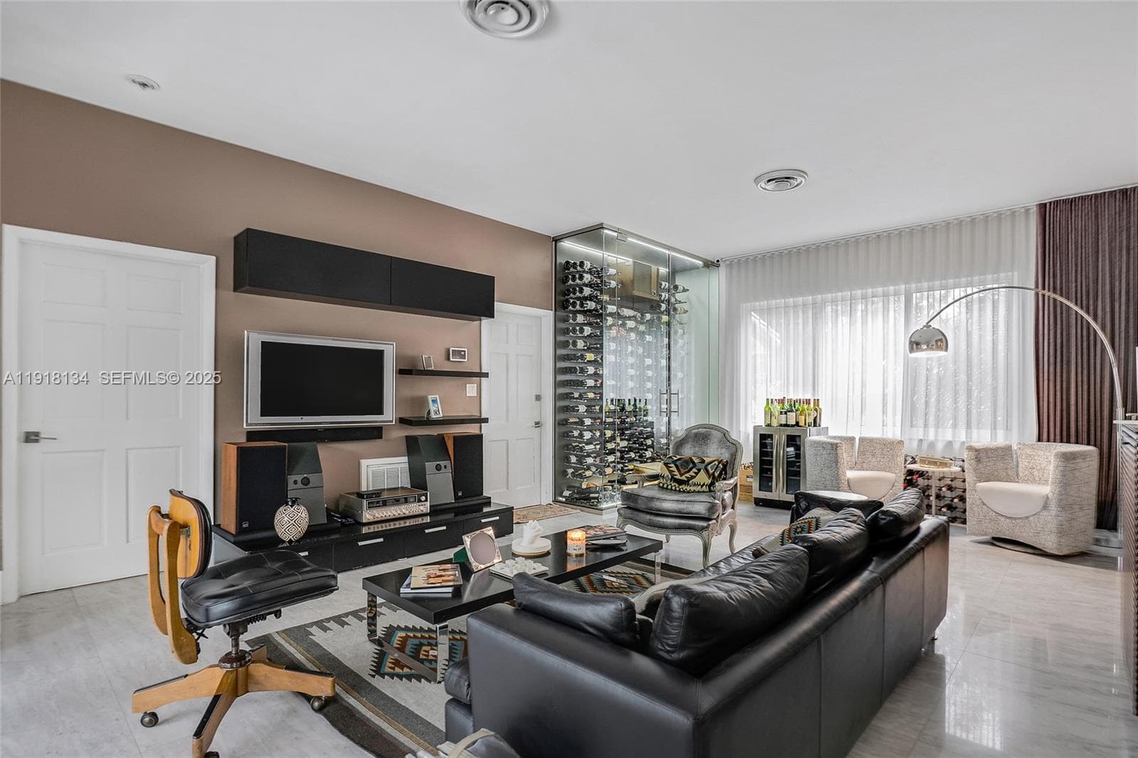 259 E Shore Dr, Miami FL 33133 — 33