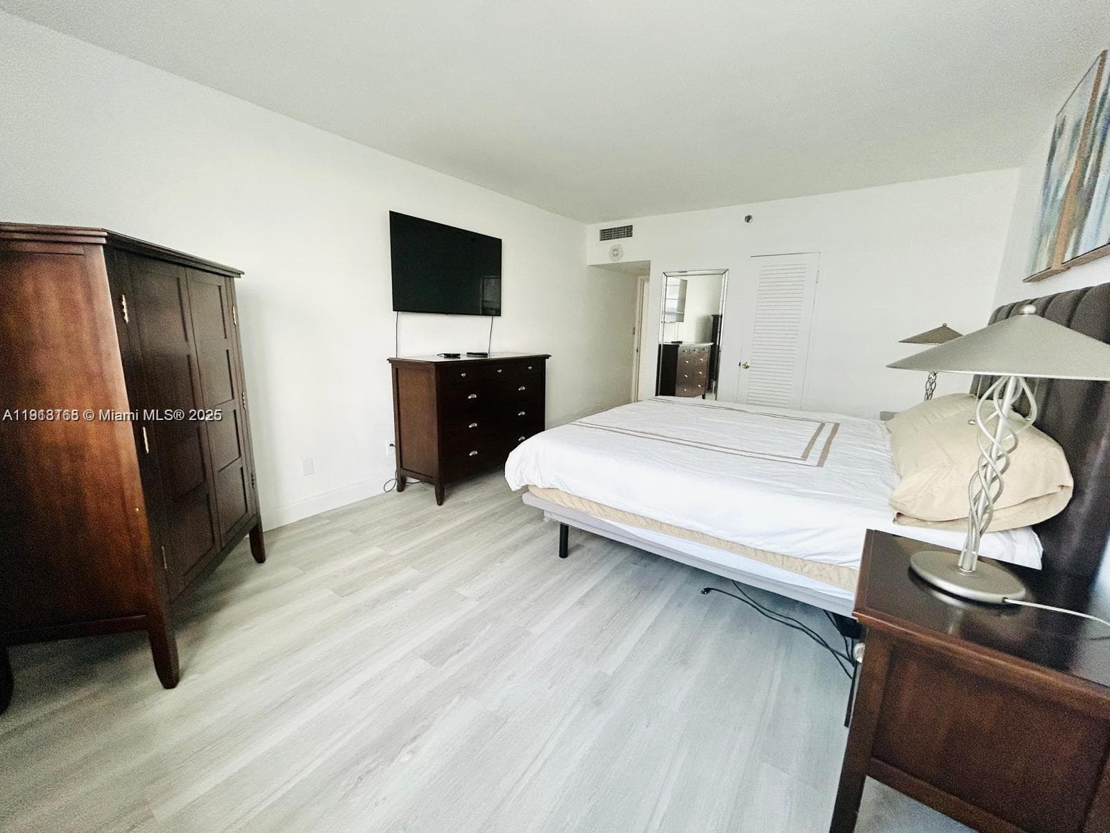 100 Lincoln Rd # 535, Miami Beach FL 33139 — 5