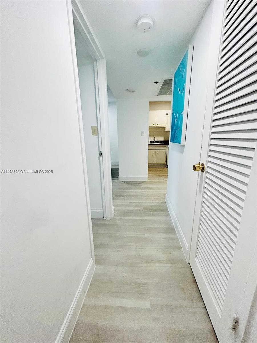 100 Lincoln Rd # 535, Miami Beach FL 33139 — 10