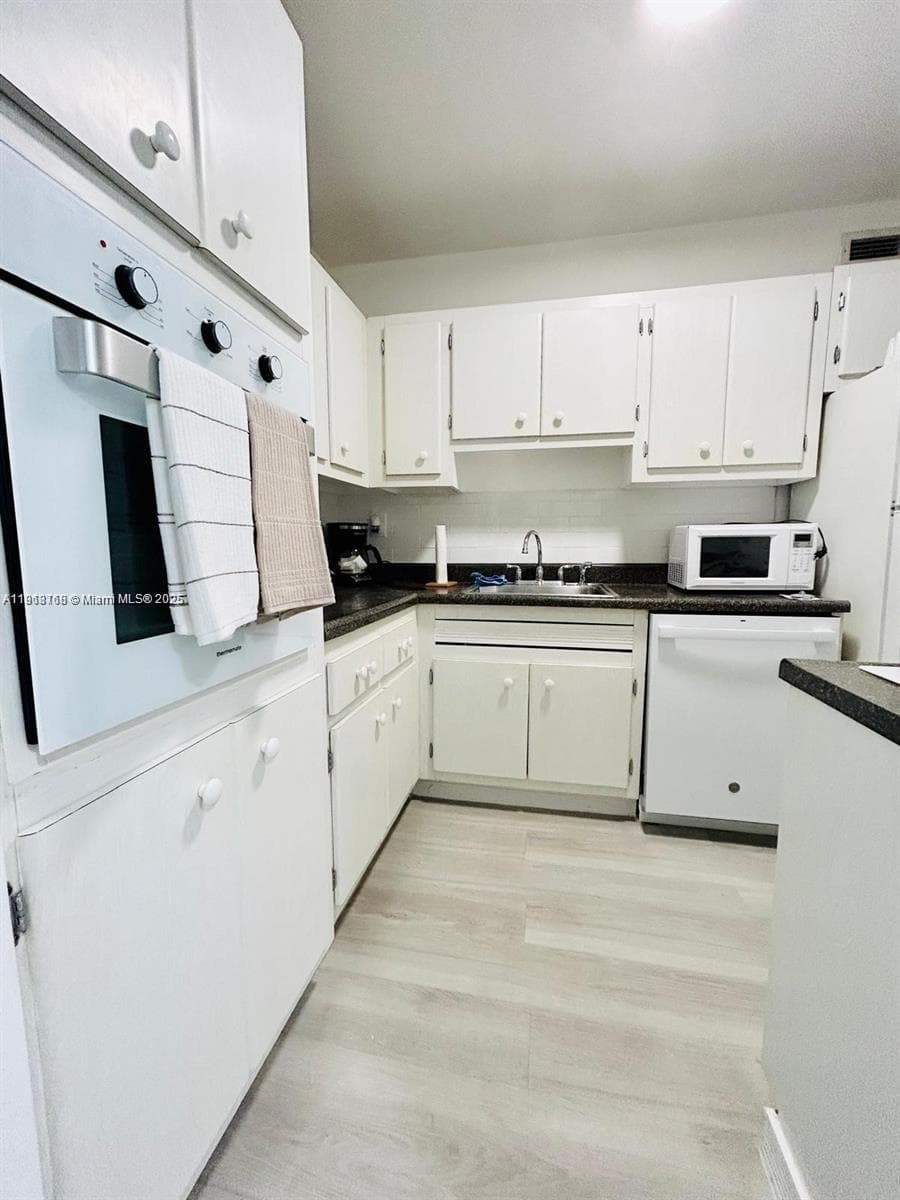 100 Lincoln Rd # 535, Miami Beach FL 33139 — 4