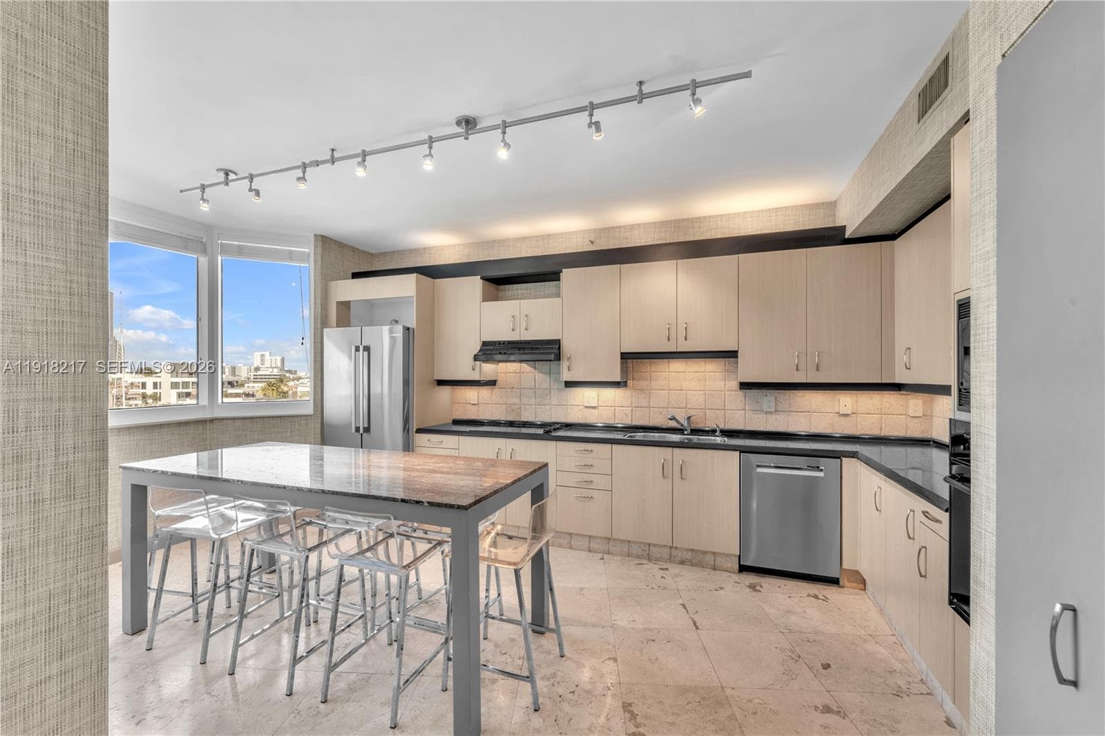 300 S Pointe Dr # 906, Miami Beach FL 33139 — 7