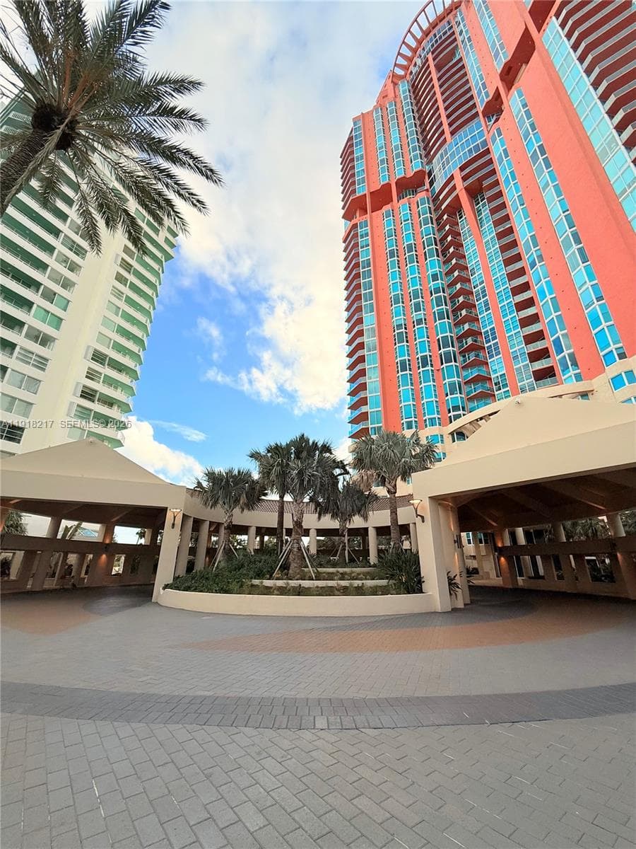 300 S Pointe Dr # 906, Miami Beach FL 33139 — 20