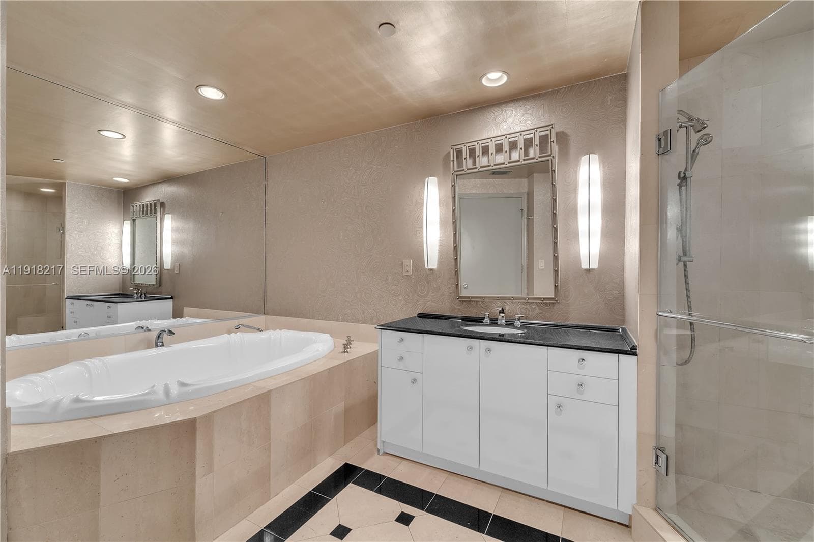 300 S Pointe Dr # 906, Miami Beach FL 33139 — 15
