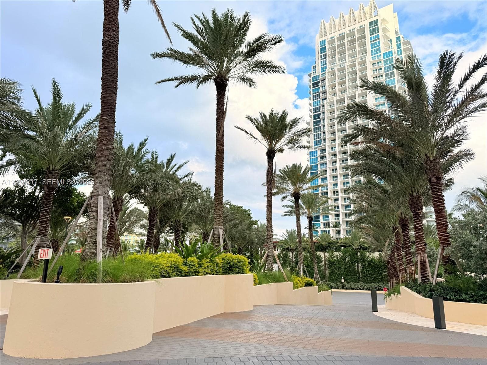 300 S Pointe Dr # 906, Miami Beach FL 33139 — 19