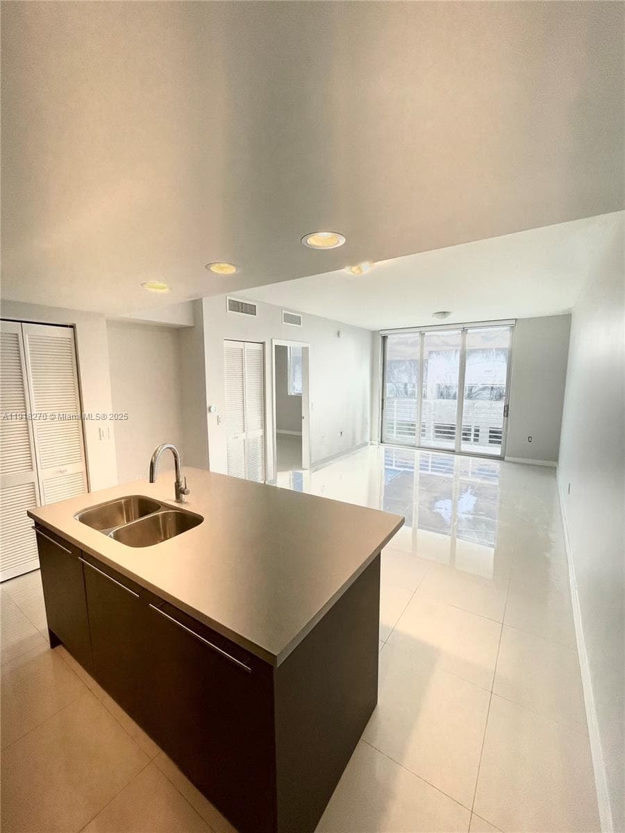 7875 NW 107th Ave # 514, Doral FL 33178 — 8