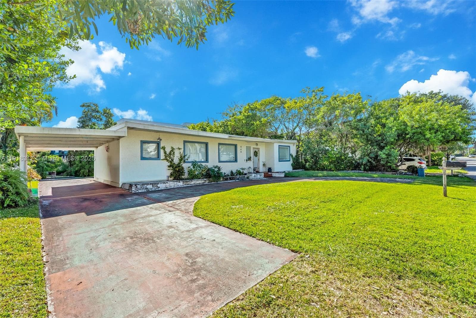 242 189th St, Sunny Isles Beach FL 33160 — 11