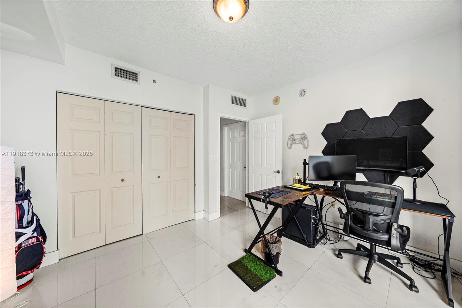 275 NE 18th St # 708, Miami FL 33132 — 16