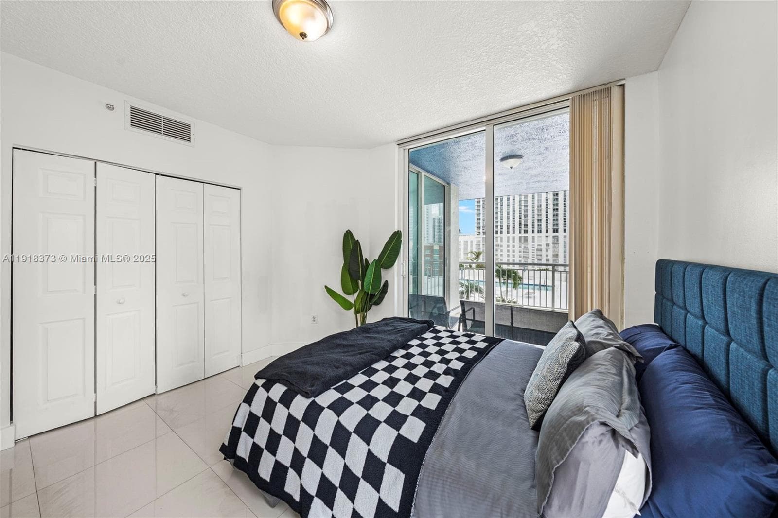275 NE 18th St # 708, Miami FL 33132 — 10