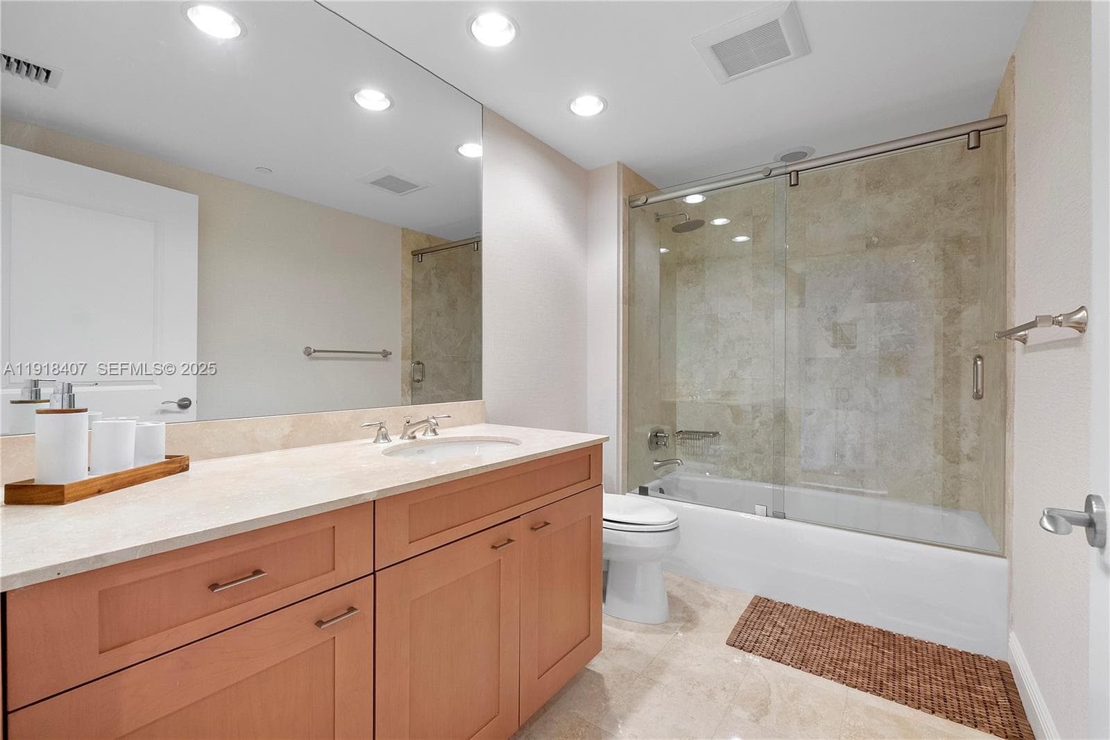 6000 Island Blvd # 2406, Aventura FL 33160 — 37