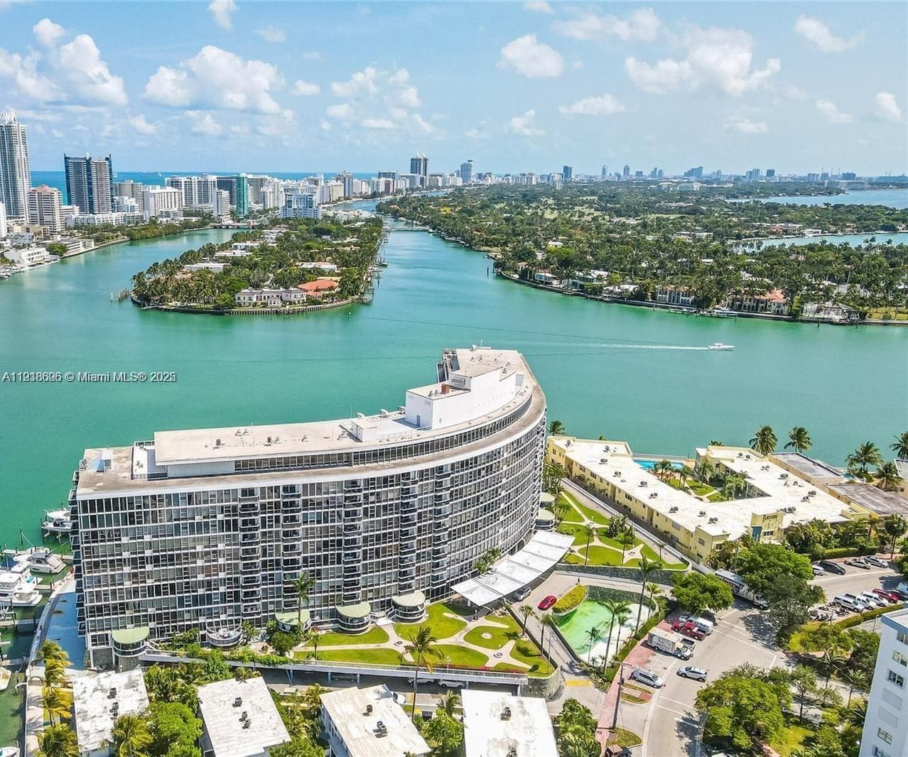 900 Bay Dr # 211, Miami Beach FL 33141 — 2