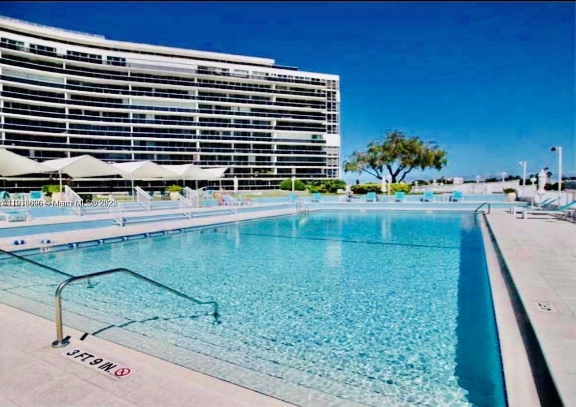 900 Bay Dr # 211, Miami Beach FL 33141 — 47