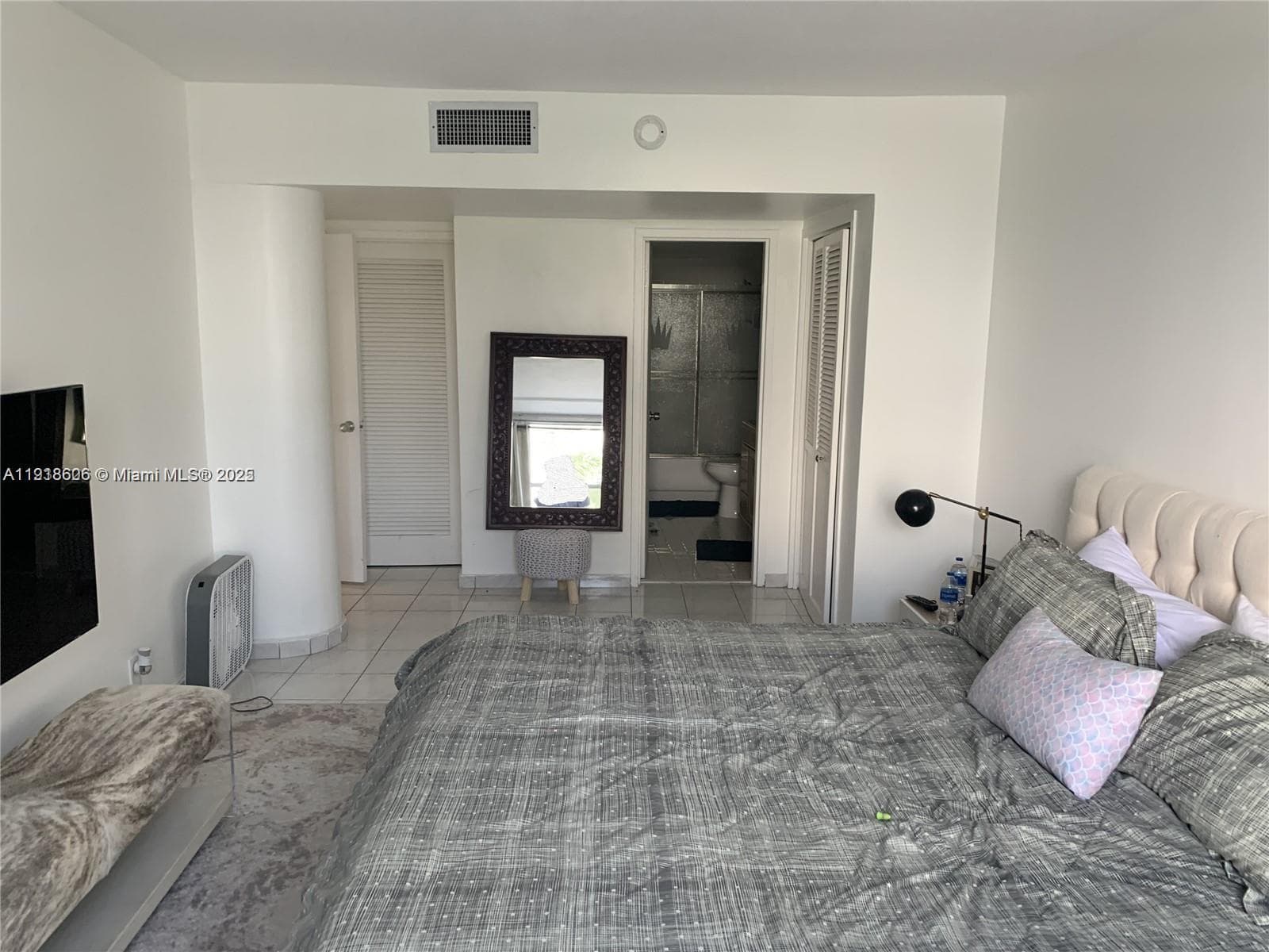 900 Bay Dr # 211, Miami Beach FL 33141 — 26