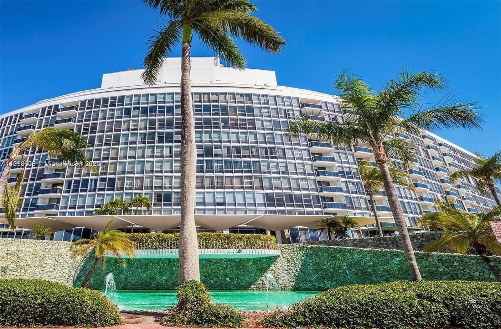 900 Bay Dr # 211, Miami Beach FL 33141 — 3