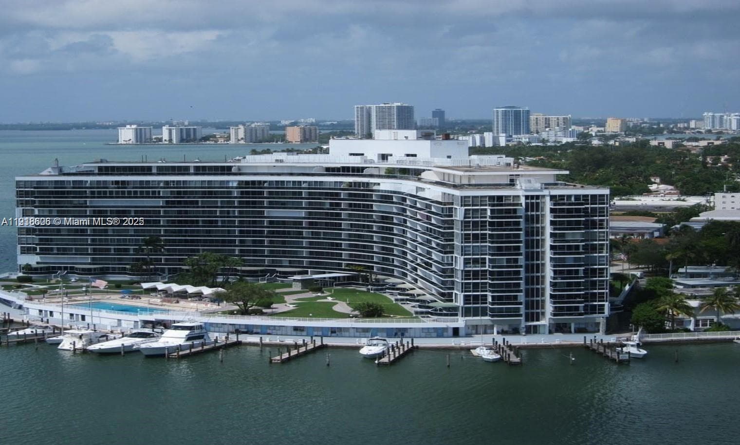 900 Bay Dr # 211, Miami Beach FL 33141 — 81