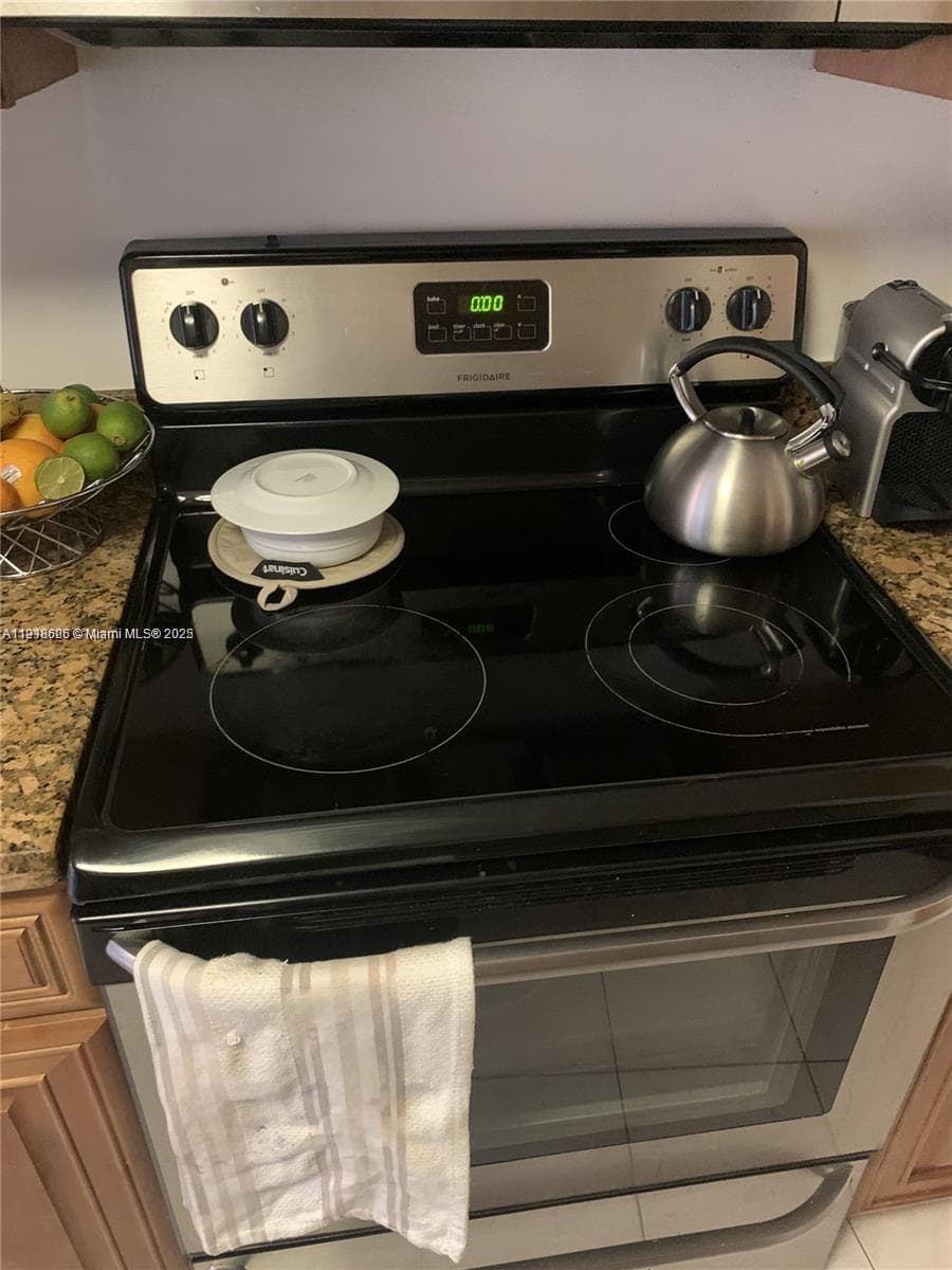 900 Bay Dr # 211, Miami Beach FL 33141 — 36