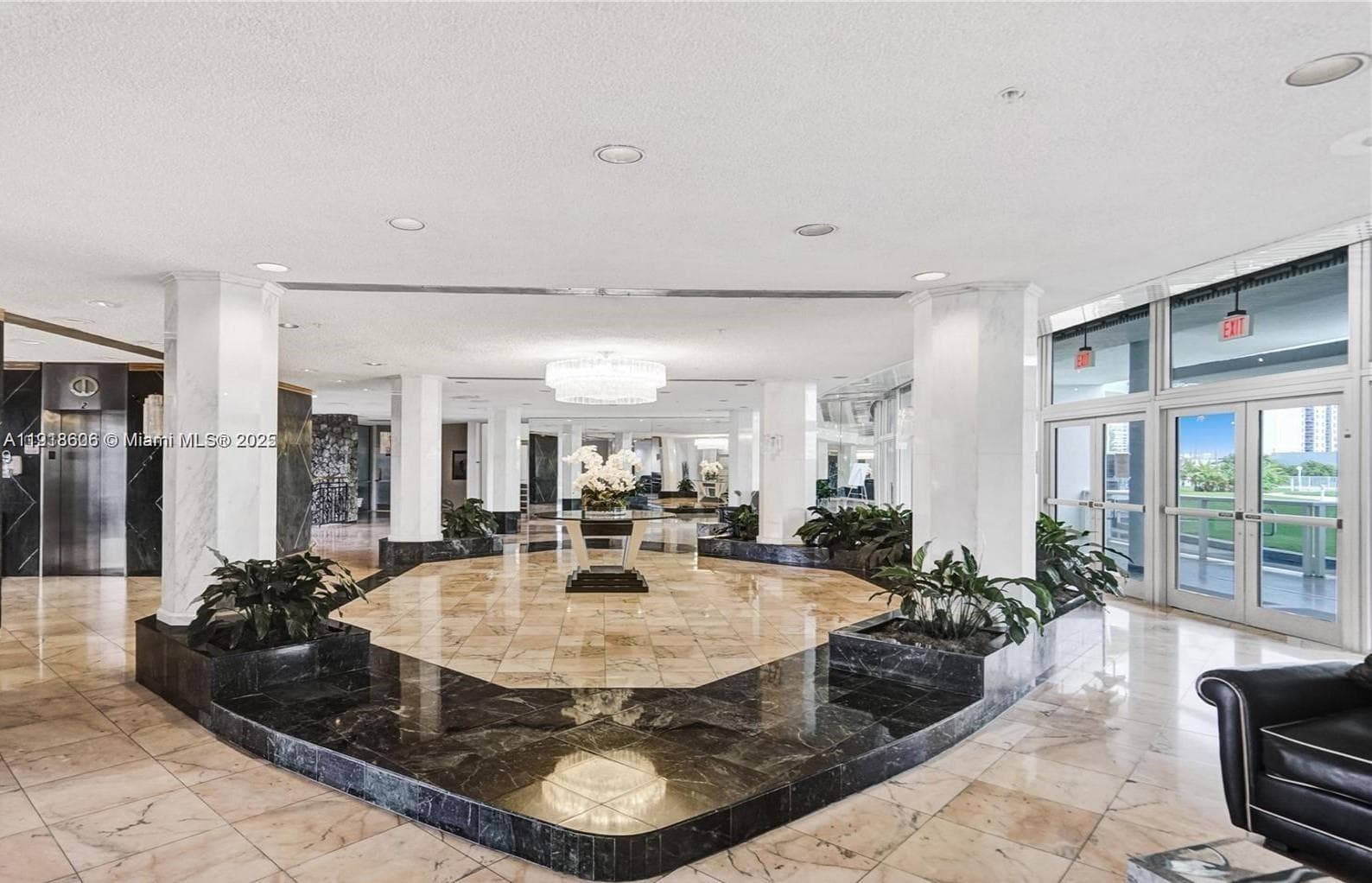 900 Bay Dr # 211, Miami Beach FL 33141 — 9