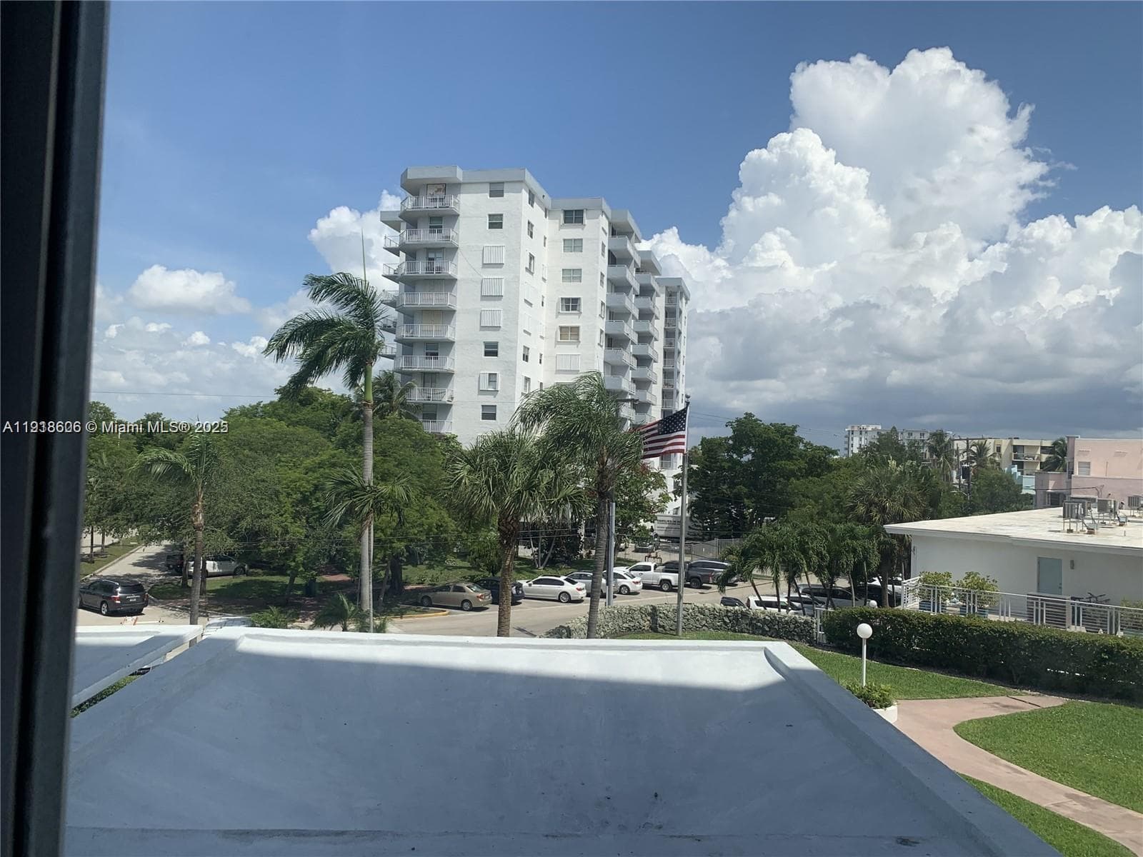 900 Bay Dr # 211, Miami Beach FL 33141 — 24