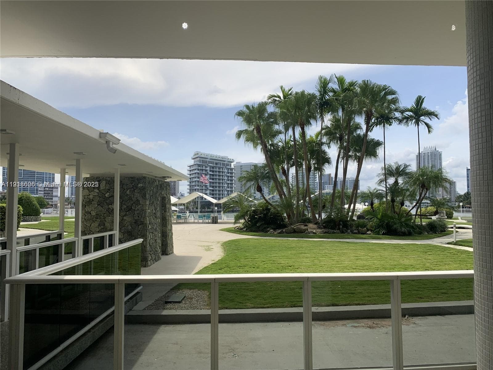 900 Bay Dr # 211, Miami Beach FL 33141 — 69