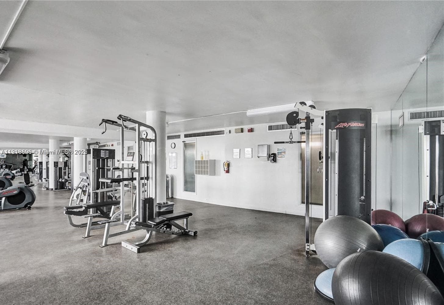900 Bay Dr # 211, Miami Beach FL 33141 — 38