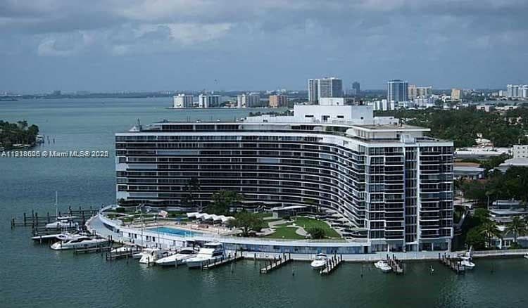900 Bay Dr # 211, Miami Beach FL 33141 — 82