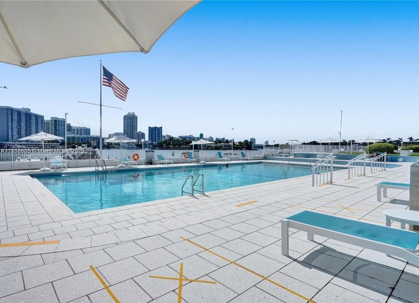 900 Bay Dr # 211, Miami Beach FL 33141 — 49